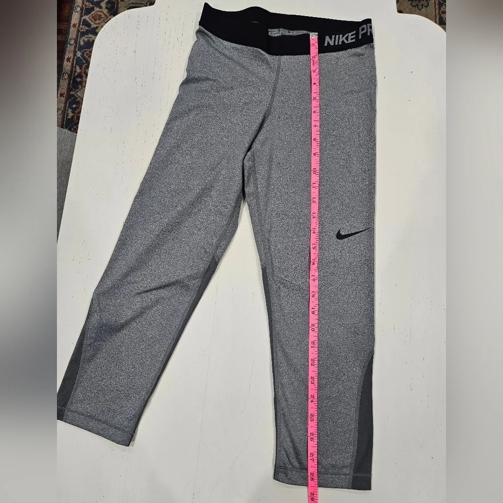 Nike PRO Women's Heather Gray Capris with Stretch Black Waistband. Size Medium